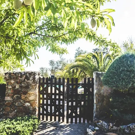 בית נופש Charming House In Estepa With Shared Pool. Lora de Estepa